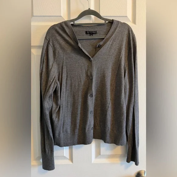 Banana Republic Charcoal Cardigan - Picture 2 of 4